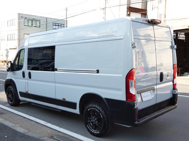 デュカト L3H2 ホワイトハウス社製 スノークスクルーキャブ5人乗り仕様 AUTECHホイール BFGoodrichタイヤ オーバーフェンダー ソフトドアクローザー 荷室床キット 荷室タイヤハウスカバー 電動ステップ(3枚目)