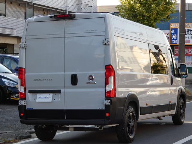 デュカト L3H2 ホワイトハウス社製 スノークスクルーキャブ5人乗り仕様 AUTECHホイール BFGoodrichタイヤ オーバーフェンダー ソフトドアクローザー 荷室床キット 荷室タイヤハウスカバー 電動ステップ(6枚目)