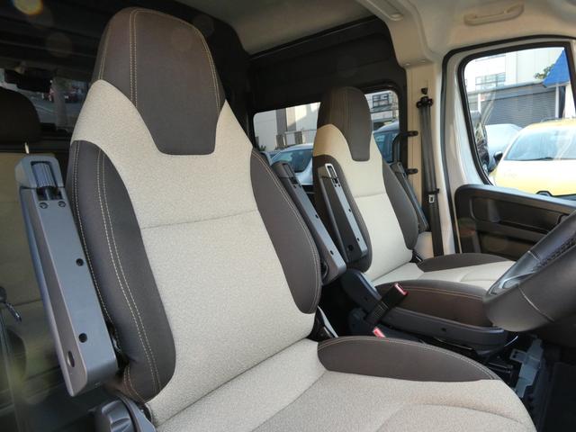 デュカト L3H2 ホワイトハウス社製 スノークスクルーキャブ5人乗り仕様 AUTECHホイール BFGoodrichタイヤ オーバーフェンダー ソフトドアクローザー 荷室床キット 荷室タイヤハウスカバー 電動ステップ(8枚目)