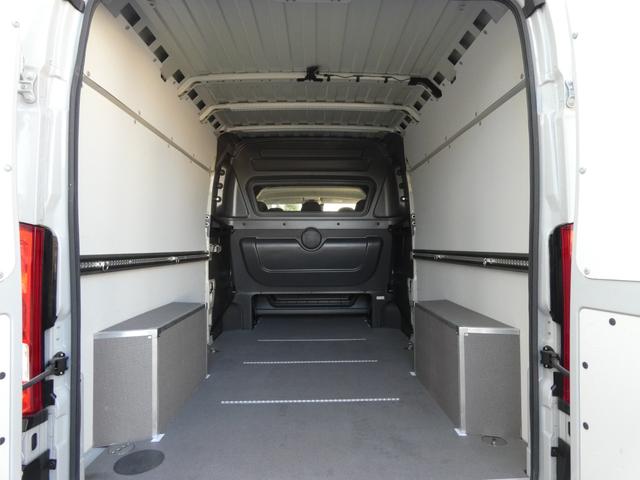 デュカト L3H2 ホワイトハウス社製 スノークスクルーキャブ5人乗り仕様 AUTECHホイール BFGoodrichタイヤ オーバーフェンダー ソフトドアクローザー 荷室床キット 荷室タイヤハウスカバー 電動ステップ(17枚目)