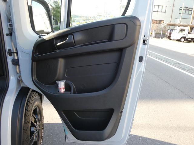 デュカト L3H2 ホワイトハウス社製 スノークスクルーキャブ5人乗り仕様 AUTECHホイール BFGoodrichタイヤ オーバーフェンダー ソフトドアクローザー 荷室床キット 荷室タイヤハウスカバー 電動ステップ(18枚目)