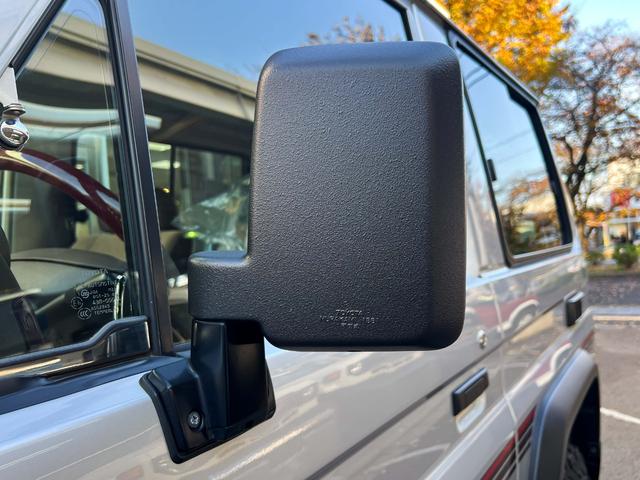 ランドクルーザー70 71ショート LX-LTD 中東仕様 ランドクルーザー71 ショート LX-LTD 2018yモデル 中東仕様 4.0L ガソリン 5MT 左ハンドル ラプター塗装 社外アルミ 自社輸入・新車並行 国内ワンオーナー(12枚目)