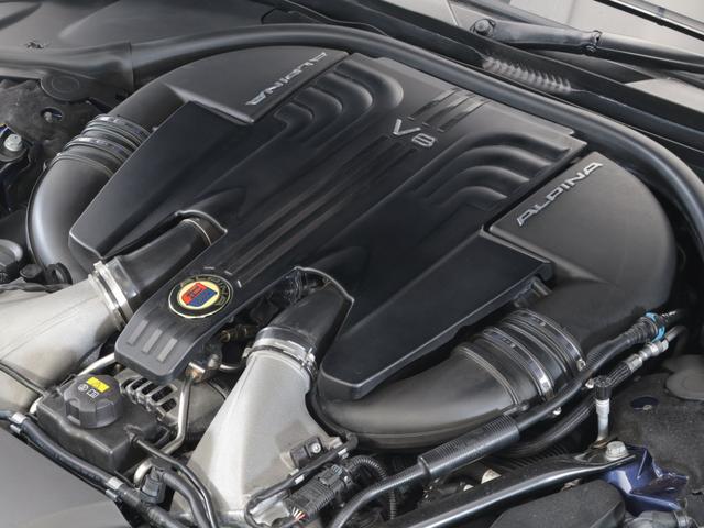 B7 ビターボ リムジンオールラッド 認定中古車 1年保証 エグゼクティブラウンジ パノラマサンルーフ 21インチAW アクティブクルーズコントロール スイッチトロニック レーザーライト 全周囲カメラ 衝突軽減 車線逸脱 リヤモニター(5枚目)