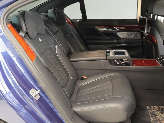 B7 ビターボ リムジンオールラッド 認定中古車 1年保証 エグゼクティブラウンジ パノラマサンルーフ 21インチAW アクティブクルーズコントロール スイッチトロニック レーザーライト 全周囲カメラ 衝突軽減 車線逸脱 リヤモニター(14枚目)