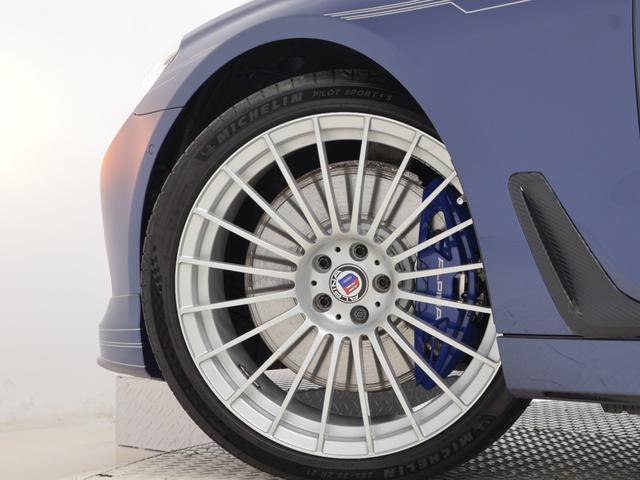 B7 ビターボ リムジンオールラッド 認定中古車 1年保証 エグゼクティブラウンジ パノラマサンルーフ 21インチAW アクティブクルーズコントロール スイッチトロニック レーザーライト 全周囲カメラ 衝突軽減 車線逸脱 リヤモニター(32枚目)