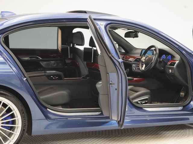 B7 ビターボ リムジンオールラッド 認定中古車 1年保証 エグゼクティブラウンジ パノラマサンルーフ 21インチAW アクティブクルーズコントロール スイッチトロニック レーザーライト 全周囲カメラ 衝突軽減 車線逸脱 リヤモニター(39枚目)