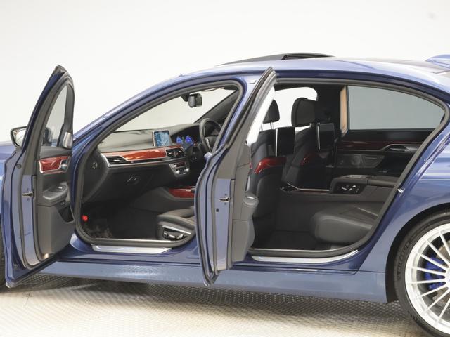 B7 ビターボ リムジンオールラッド 認定中古車 1年保証 エグゼクティブラウンジ パノラマサンルーフ 21インチAW アクティブクルーズコントロール スイッチトロニック レーザーライト 全周囲カメラ 衝突軽減 車線逸脱 リヤモニター(40枚目)