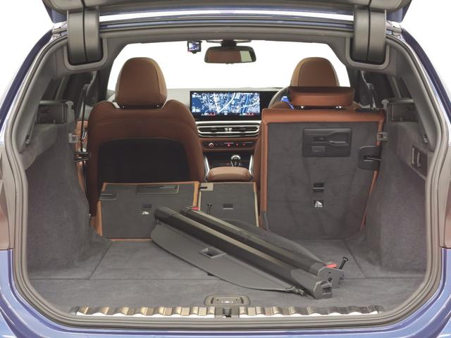 Ｂ３ ツーリング　オールラッド　認定中古車　１年保証　２０インチＡＷ　パノラマサンルーフ　ブラウンレザー　Ｈａｒｍａｎ／Ｋａｒｄｏｎ　ヘッドアップディスプレイ　アクティブクルーズコントロール　スイッチトロニック　全周囲カメラ（17枚目）