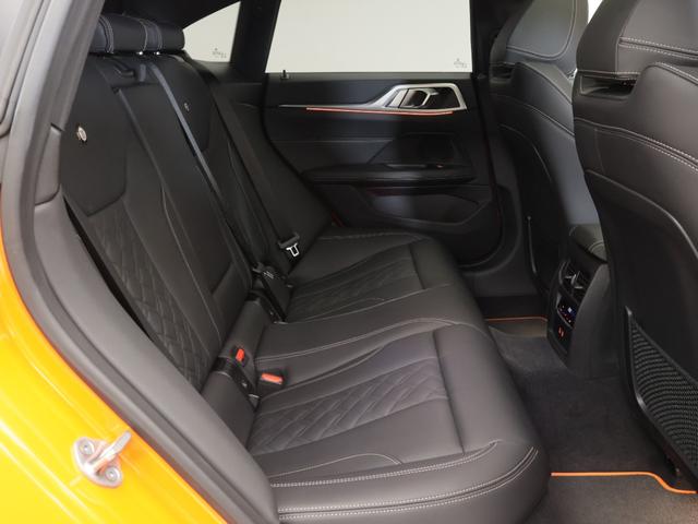 B4 グランクーペ ニコル別注 日本特別仕様 認定中古車 1年保証 Nicole別注日本特別仕様 ガラスサンルーフ レザーシート 20インチAW アクティブクルーズコントロール スイッチトロニック レーザーライト 全周囲カメラ 衝突軽減 車線逸脱(14枚目)