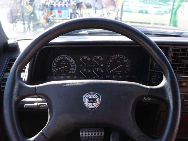 テーマ ３．０　Ｖ６　ＬＳ　Ｔベルト交換済／前席レザーシート／純正ＡＷ（8枚目）