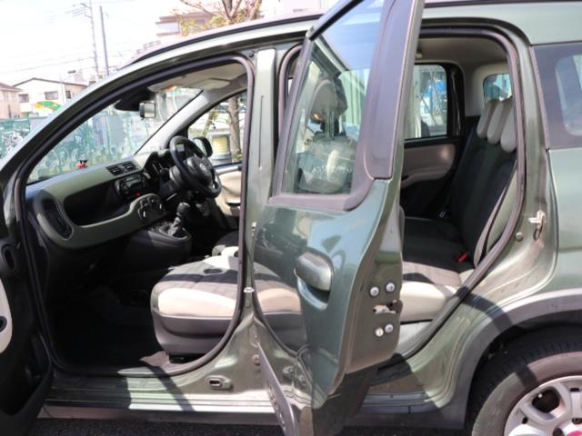 パンダ ４×４　４ＷＤ　６速マニュアル　４Ｘ４　純正アルミ　ＡＵＸ　ＣＤ（13枚目）
