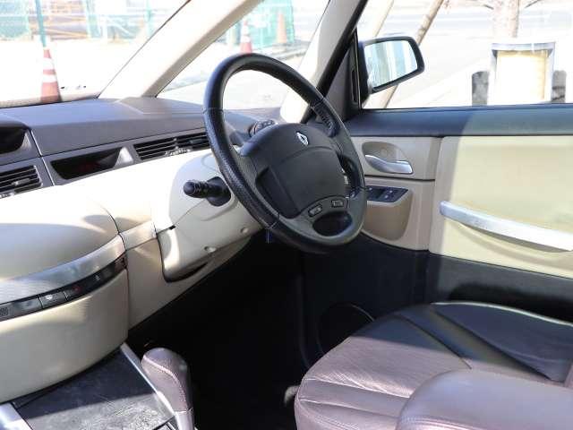 アヴァンタイム ベースグレード　レザー内装　グラスサンルーフ　マトラ社ボディー　純正アルミホイール　走行　４８　９７５Ｋｍ（12枚目）