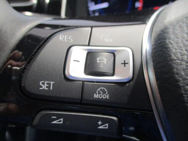 TSIハイライン メーカー保証付 認定中古車 記録簿 ETC 紹介動画有 SDカーナビ 17インチアルミホイール レインセンサー レザーステアリング コンフォートシート 地デジTV MP3&MP4再生 デジタルメータークラスター リアビューカメラ(19枚目)