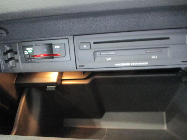 TSI ハイライン SDカーナビ ETC アルミホイール レザーステアリング シートヒーター デジタルメータークラスター 障害物センサー 駐車支援システム アラウンドビューカメラ ジェスチャーコントロール(15枚目)