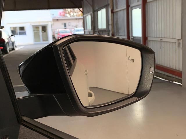 Ｔ－ロック ＴＤＩ　Ｒライン　横滑り防止　本革シート　ワンオーナ　スマートエントリー　クルコン　盗難防止　ＡＢＳ　エアコン　エアバッグ　パワーステアリング　パワーウィンドウ　記録簿　シートヒーター　アルミホイール　サイドエアバッグ（20枚目）