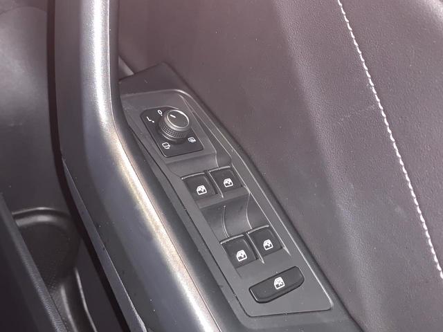 Ｔ－ロック ＴＤＩ　Ｒライン　横滑り防止　本革シート　ワンオーナ　スマートエントリー　クルコン　盗難防止　ＡＢＳ　エアコン　エアバッグ　パワーステアリング　パワーウィンドウ　記録簿　シートヒーター　アルミホイール　サイドエアバッグ（35枚目）