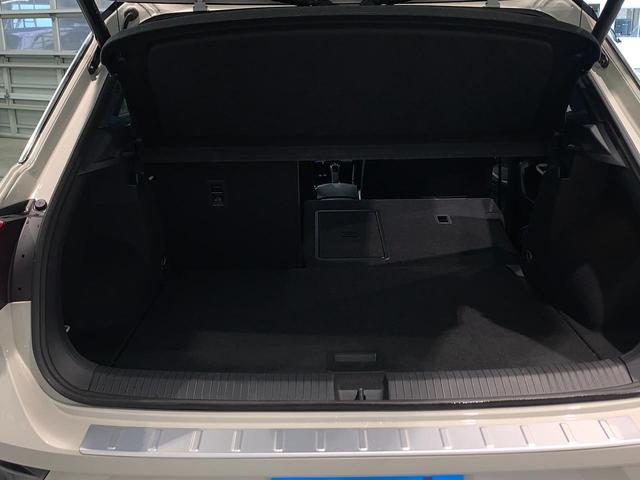Ｔ－ロック ＴＤＩ　Ｒライン　横滑り防止　本革シート　ワンオーナ　スマートエントリー　クルコン　盗難防止　ＡＢＳ　エアコン　エアバッグ　パワーステアリング　パワーウィンドウ　記録簿　シートヒーター　アルミホイール　サイドエアバッグ（39枚目）