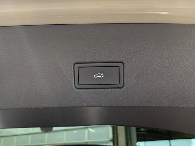 Ｔ－ロック ＴＤＩ　Ｒライン　横滑り防止　本革シート　ワンオーナ　スマートエントリー　クルコン　盗難防止　ＡＢＳ　エアコン　エアバッグ　パワーステアリング　パワーウィンドウ　記録簿　シートヒーター　アルミホイール　サイドエアバッグ（44枚目）