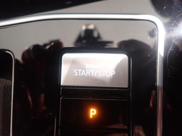 スタートボタンを押すだけでエンジンの始動、停止ができます。