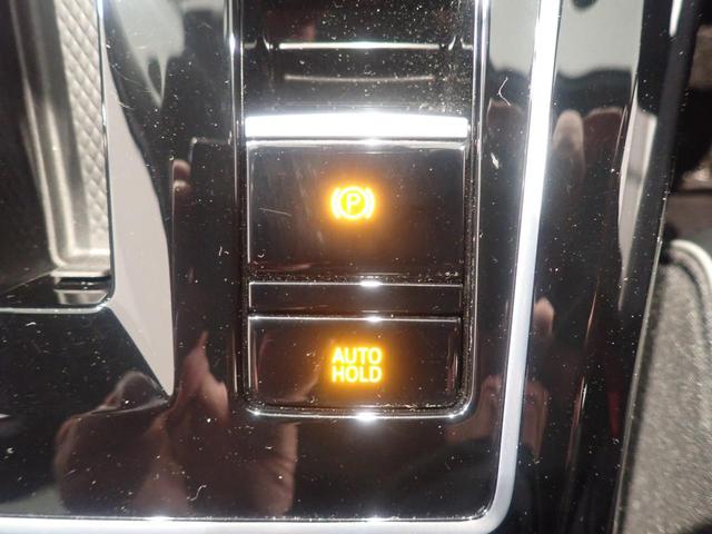 ☆電動パーキングブレーキ搭載！坂道や渋滞時に便利なオートホールド機能も装備していますよ。