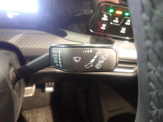 レインセンサーで雨を検知して自動でワイパーを作動させるオートワイパー機能付き！