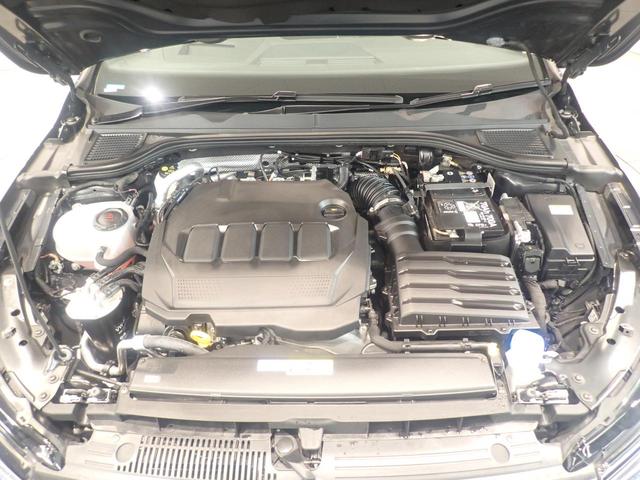 ２．０Ｌ　ＴＤＩエンジン搭載！力強い加速と鋭いアクセルレスポンスで、爽快な走りを思いのままに楽しめます。