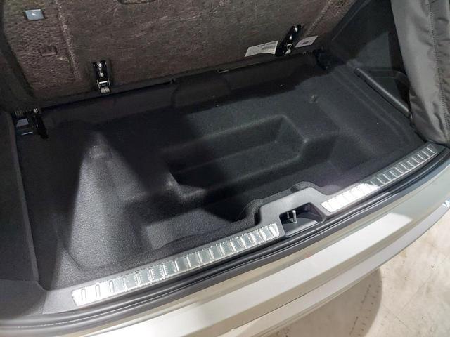B6 AWD インスクリプション 9インチタッチスクリーンナビ 360℃アラウンドビューモニター メモリー機能付きベージュレザーシート&ヒーター&クーラー アダクティブクルーズ ハーマンカードンスピーカー(30枚目)