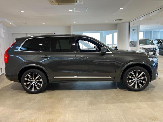 ＸＣ９０ Ｂ６　ＡＷＤ　インスクリプション　レザーシート　シートヒーター　マッサージ　９インチタッチスクリーンナビゲーション　アラウンドビュー　スマートキー　バックカメラ　アクティブクルーズ　インテリセーフ　パイロットアシスト　ＥＴＣ（9枚目）