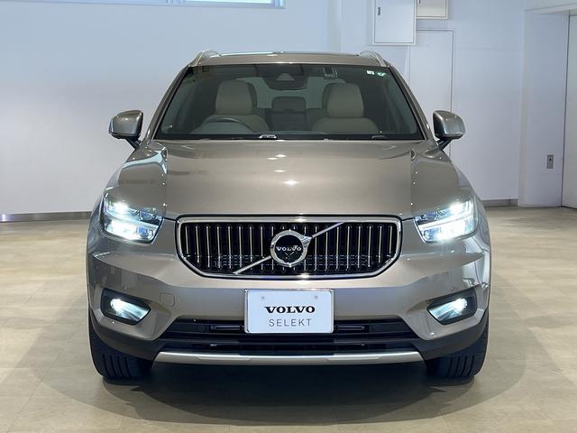 ＸＣ４０ リチャージ　ＰＨＶ　Ｔ５　インスクリプション　パノラマサンルーフ　レザーシート　９インチタッチスクリーンナビゲーション　地デジチューナー　シートヒーター　アクティブクルーズ　パワーバックドア　スマートキー　ＥＴＣ　バックカメラ　アラウンドビュー（10枚目）