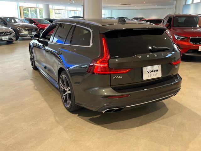 Ｖ６０ Ｔ６　ツインエンジン　ＡＷＤ　インスクリプション　パノラマサンルーフ　レザーシート　シートヒーター　９インチタッチスクリーンナビゲーション　ＥＴＣ　アクティブクルーズ　スマートキー　電動メモリーシート　電動テールゲート　アラウンドビュー　ドラレコ（9枚目）