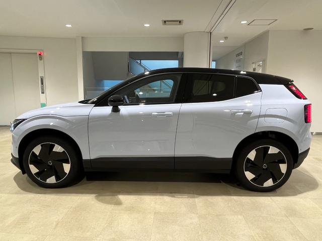 ＥＸ３０ ウルトラシングルモーター　エクステンデッドレンジ　３６０度カメラ　Ｇｏｏｇｌｅナビ　パノラマルーフ　代車　試乗車（7枚目）