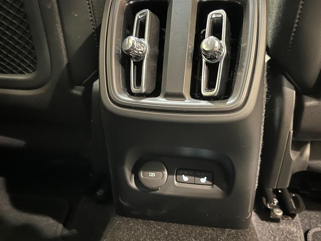 ＸＣ４０ Ｂ５　ＡＷＤ　Ｒデザイン　純正ＨＤＤナビ　サンルーフ　ｈａｒｍａｎ／ｋａｒｄｏｎ（26枚目）