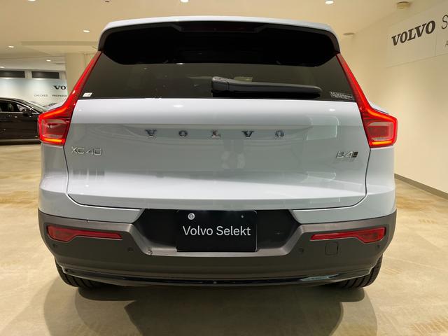 ＸＣ４０ ウルトラ　Ｂ４　ＡＷＤ　ダークエディション　Ｇｏｏｇｌｅナビ　　サンルーフ　ｈａｒｍａｎ／ｋａｒｄｏｎ　弊社代車（10枚目）