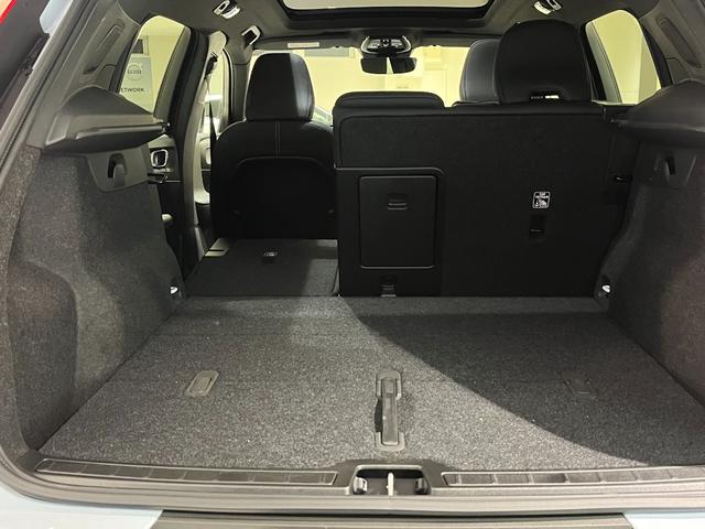 ＸＣ４０ ウルトラ　Ｂ４　ＡＷＤ　ダークエディション　Ｇｏｏｇｌｅナビ　　サンルーフ　ｈａｒｍａｎ／ｋａｒｄｏｎ　弊社代車（35枚目）