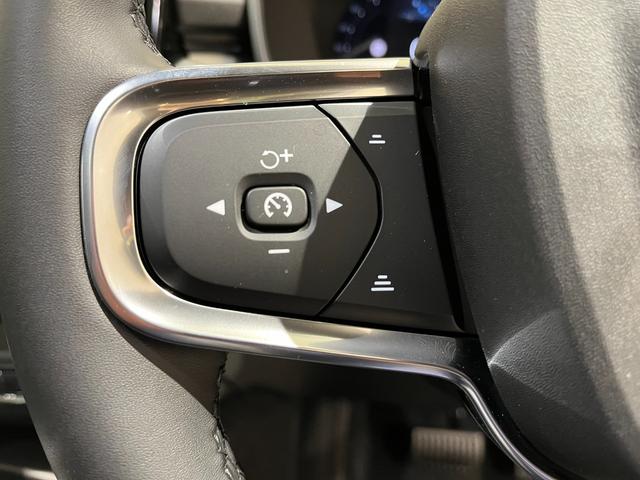 ＸＣ４０ ウルトラ　Ｂ４　ＡＷＤ　ダークエディション　試乗車　代車　ｈａｒｍａｎ／ｋａｒｄｏｎ　Ｇｏｏｇｌｅナビ　ＥＴＣ（13枚目）