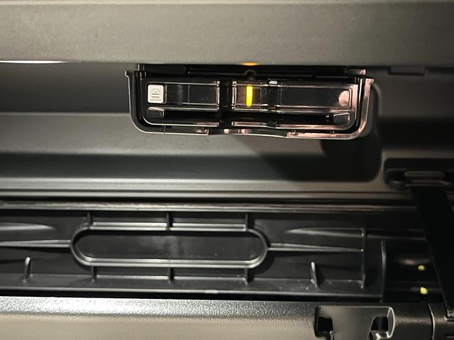 ＸＣ４０ ウルトラ　Ｂ４　ＡＷＤ　ダークエディション　試乗車　代車　ｈａｒｍａｎ／ｋａｒｄｏｎ　Ｇｏｏｇｌｅナビ　ＥＴＣ（18枚目）