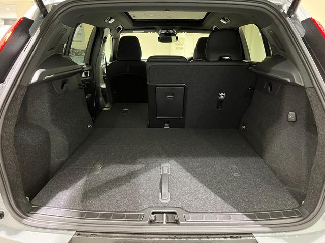 ＸＣ４０ ウルトラ　Ｂ４　ＡＷＤ　ダークエディション　試乗車　代車　ｈａｒｍａｎ／ｋａｒｄｏｎ　Ｇｏｏｇｌｅナビ　ＥＴＣ（32枚目）