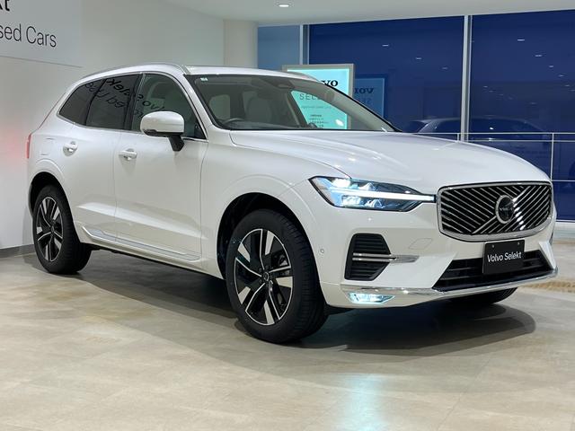 ＸＣ６０ ウルトラ　Ｂ５　ＡＷＤ　Ｇｏｏｇｌｅナビ　３６０度カメラ　本革シート　Ｂ＆Ｗ　ＥＴＣ　サンルーフ付き　試乗車（8枚目）