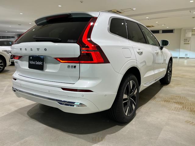 ＸＣ６０ ウルトラ　Ｂ５　ＡＷＤ　Ｇｏｏｇｌｅナビ　３６０度カメラ　本革シート　Ｂ＆Ｗ　ＥＴＣ　サンルーフ付き　試乗車（11枚目）