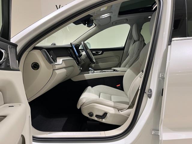 ＸＣ６０ ウルトラ　Ｂ５　ＡＷＤ　Ｇｏｏｇｌｅナビ　３６０度カメラ　本革シート　Ｂ＆Ｗ　ＥＴＣ　サンルーフ付き　試乗車（16枚目）