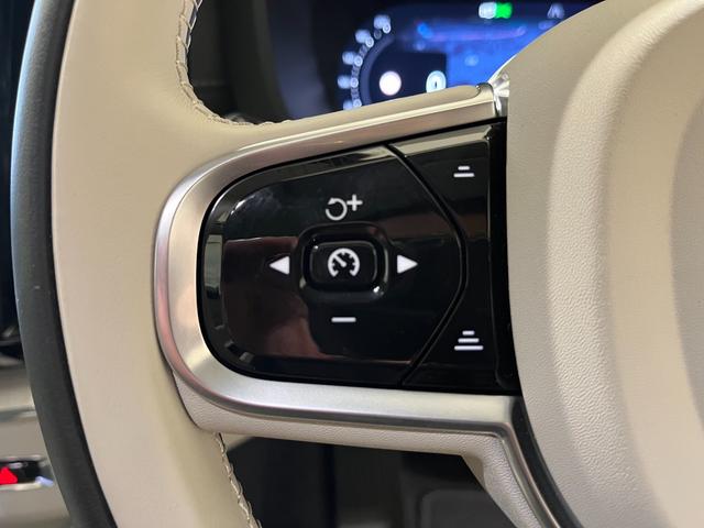 ＸＣ６０ ウルトラ　Ｂ５　ＡＷＤ　Ｇｏｏｇｌｅナビ　３６０度カメラ　本革シート　Ｂ＆Ｗ　ＥＴＣ　サンルーフ付き　試乗車（22枚目）