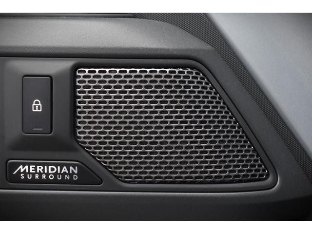 ディフェンダー １１０Ｘ　Ｄ３００　２０インチサテングレー５０９４　ブラックエクステリアパック　コンフォート＆コンビニエンスパック　コールドクライメートパック　３ゾーンクライメートコントロール　プライバシーガラス　エアクオリティセンサー（9枚目）