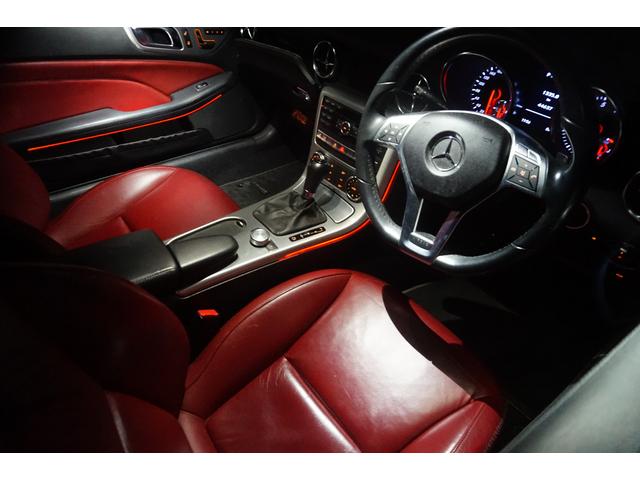 ＳＬＫ ＳＬＫ２００ブルーエフィシェンシー　１オーナー　検６／１０　走行４．７万ｋｍ　ＴＶ　ナビ　ＥＴＣ　赤革　前後ドラレコ　評価４点（16枚目）