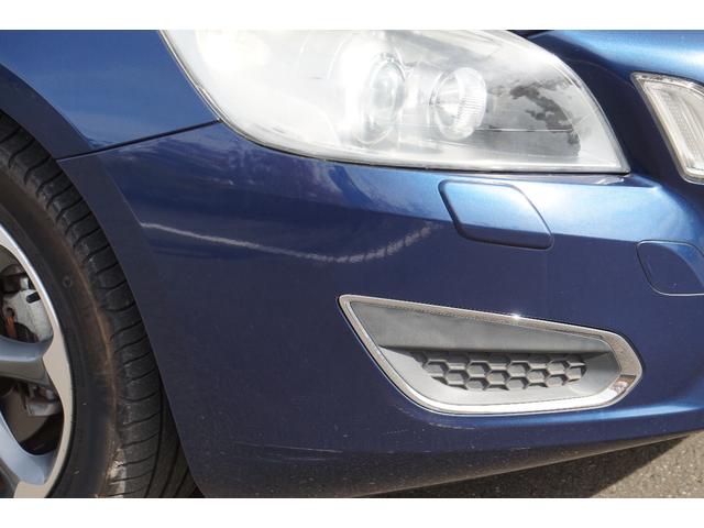 Ｖ６０ オーシャンレース・エディション　走行５．６万ｋｍ　ＴＶ　ナビ　ＥＴＣ　Ｂカメラ　革　ドラレコ　禁煙　記録簿　評価４点（9枚目）