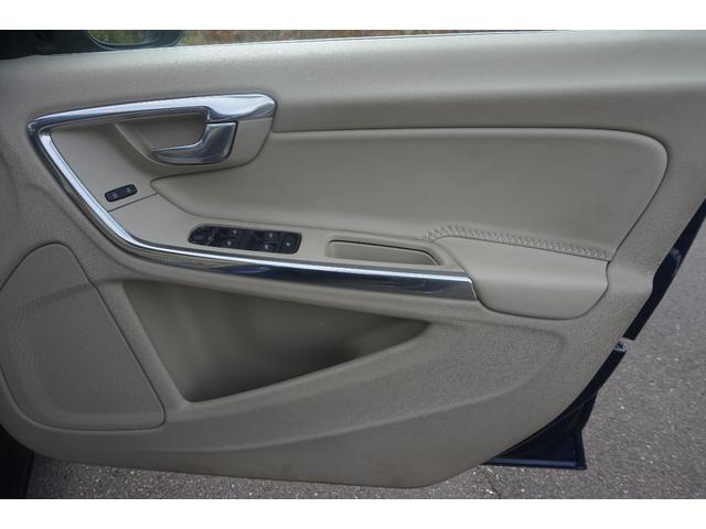 Ｖ６０ オーシャンレース・エディション　走行５．６万ｋｍ　ＴＶ　ナビ　ＥＴＣ　Ｂカメラ　革　ドラレコ　禁煙　記録簿　評価４点（25枚目）