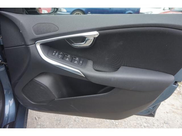 V40 T4 検8/10 走行5.8万km TV ナビ ETC Bカメラ 禁煙 記録簿 評価4点(27枚目)