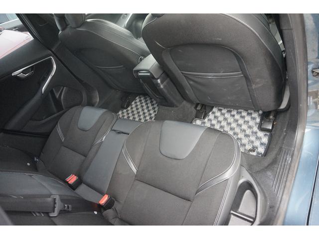 V40 T4 検8/10 走行5.8万km TV ナビ ETC Bカメラ 禁煙 記録簿 評価4点(28枚目)