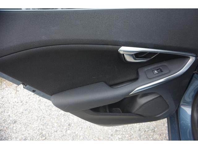 V40 T4 検8/10 走行5.8万km TV ナビ ETC Bカメラ 禁煙 記録簿 評価4点(32枚目)