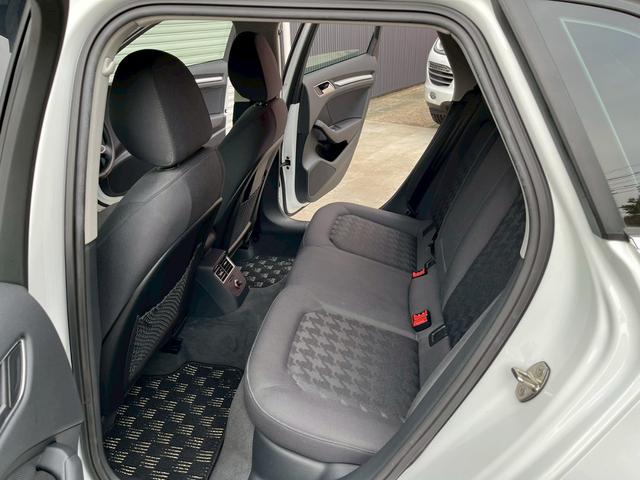 Ａ３ スポーツバック１．４ＴＦＳＩ　正規Ｄ車　黒インテリア　ＭＭＩナビゲーション　地デジ　Ｂカメラ＆パーキングエイド　コンビニエンスＰＫＧ　アドバンスドキー　バイキセノンＨＬ　ＡＣＣ　純正１６ＡＷ　禁煙（17枚目）