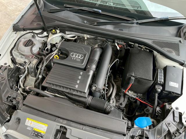 Ａ３ スポーツバック１．４ＴＦＳＩ　正規Ｄ車　黒インテリア　ＭＭＩナビゲーション　地デジ　Ｂカメラ＆パーキングエイド　コンビニエンスＰＫＧ　アドバンスドキー　バイキセノンＨＬ　ＡＣＣ　純正１６ＡＷ　禁煙（20枚目）